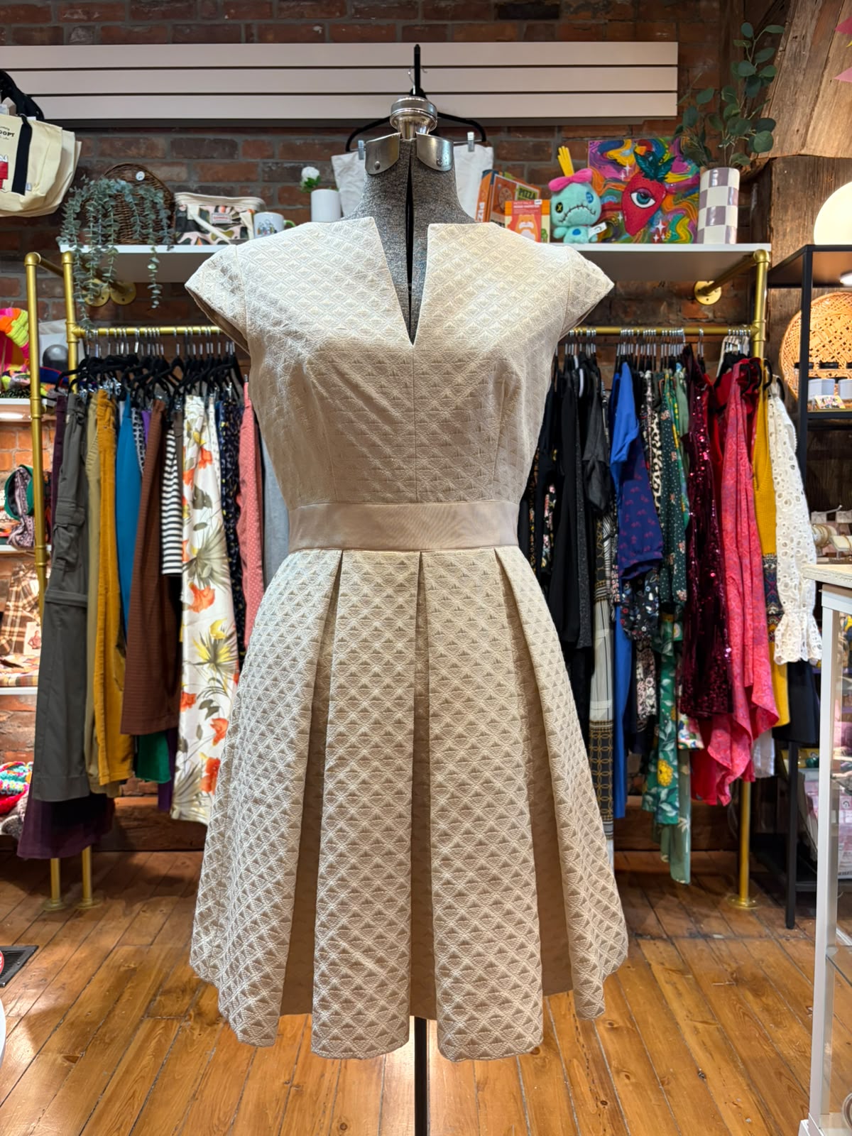 Ted Baker cream and gold geometric jacquard dress - Fits like size 6 Ladies US