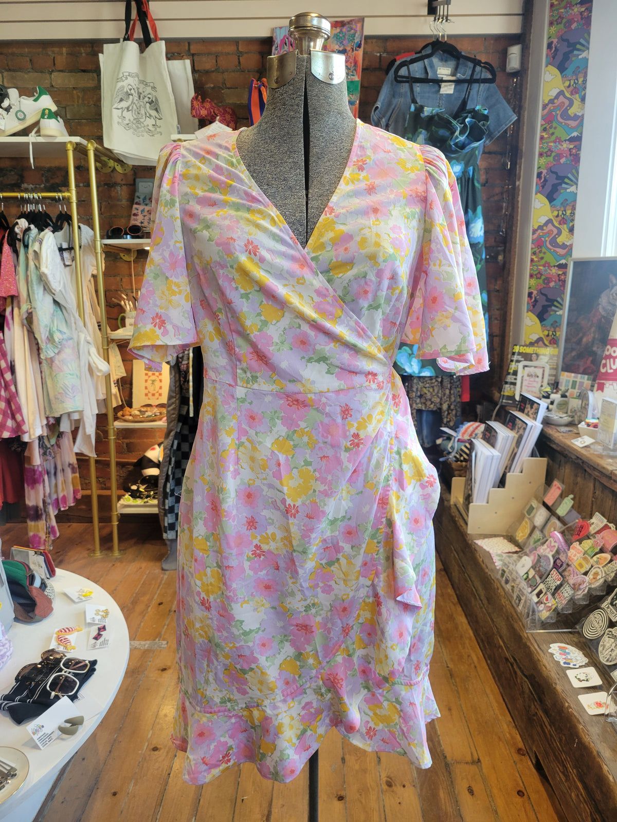 Mini-robe cache-cœur fleurie Vero Moda NWT - Taille S
