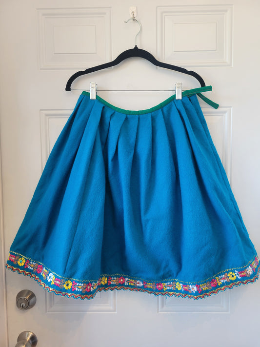 Jupe brodée d'art populaire faite main – taille Petite