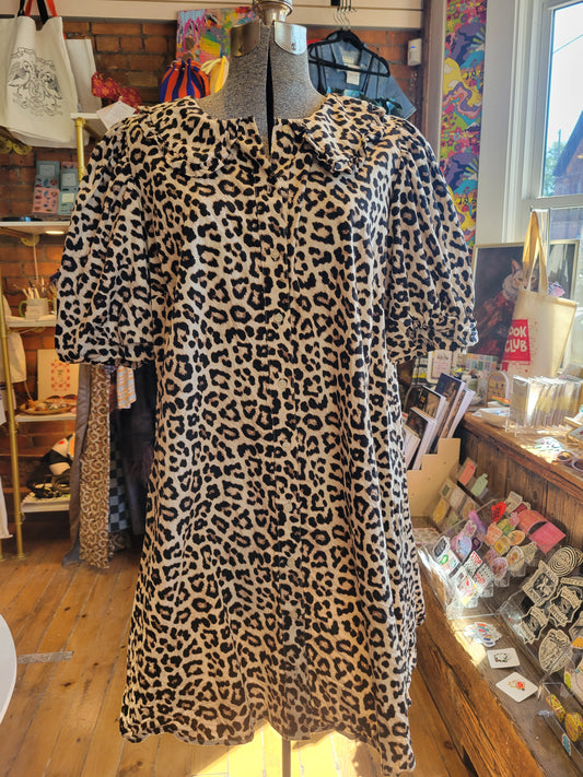 H&M Leopard Print Collared mini dress - size Large