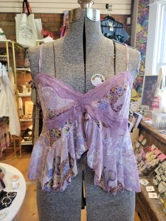 Kimchi Blue Ella Flyaway Ruffle Lace Trim Cami - size Medium