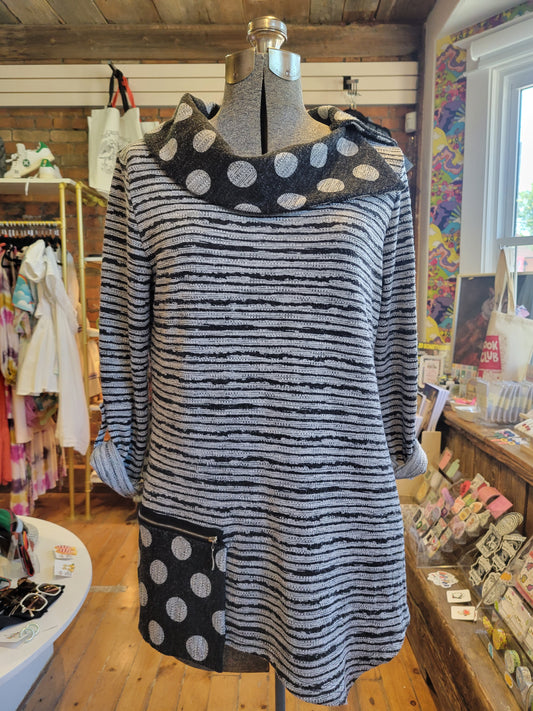 Variations grey and black sweater - size Medium