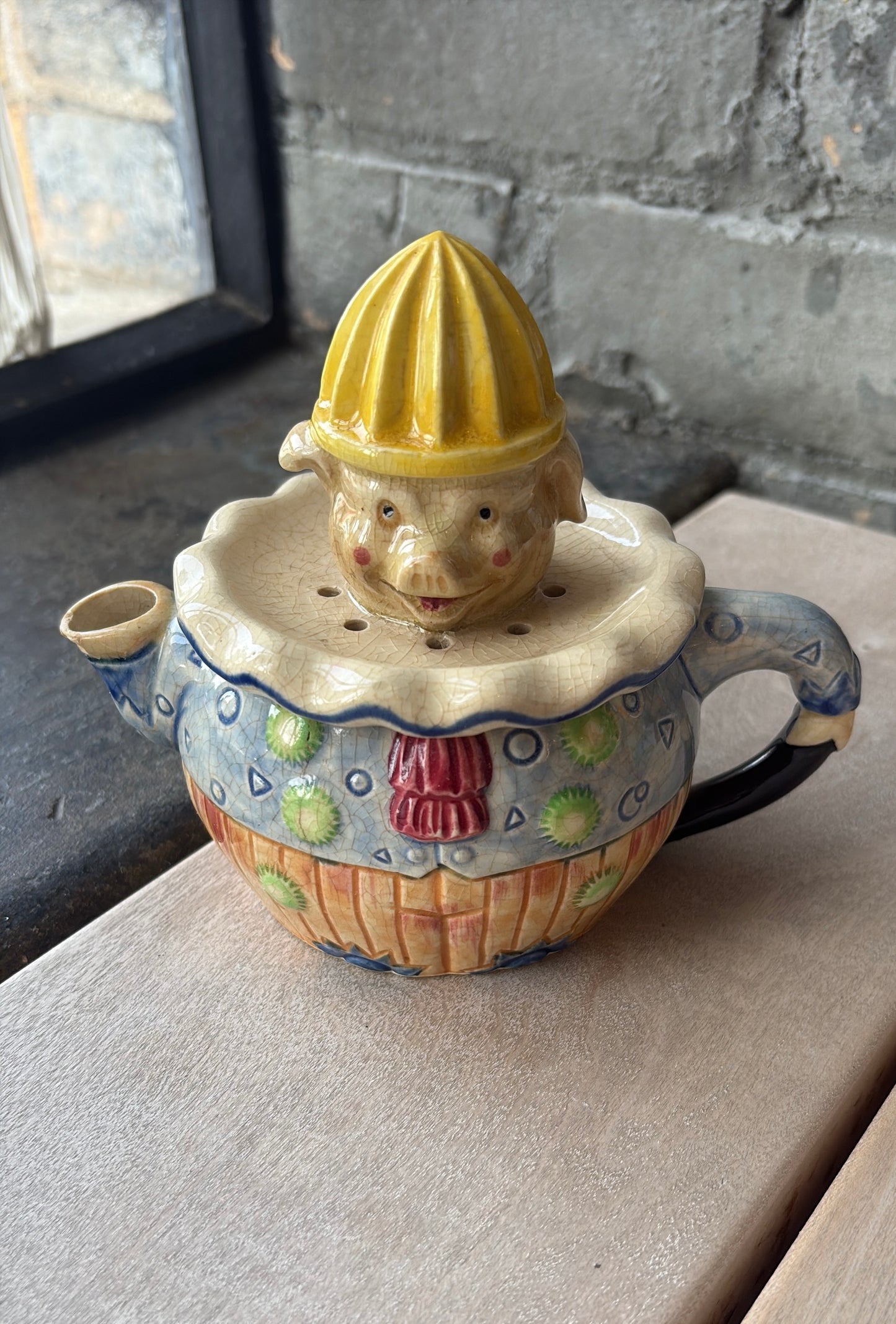 Haunted Piggy Lemon Juicer