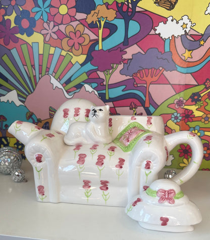 Kitschy Kitty Teapot