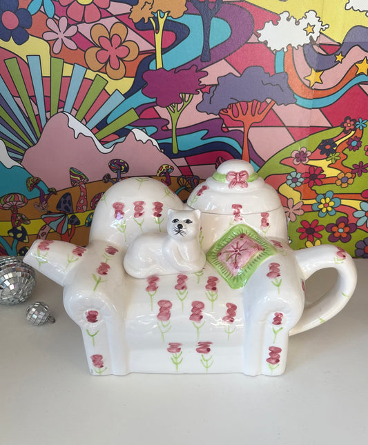 Kitschy Kitty Teapot