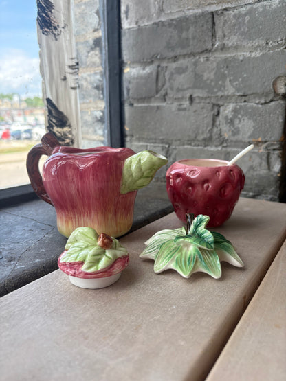 A Berry Good Tea Set