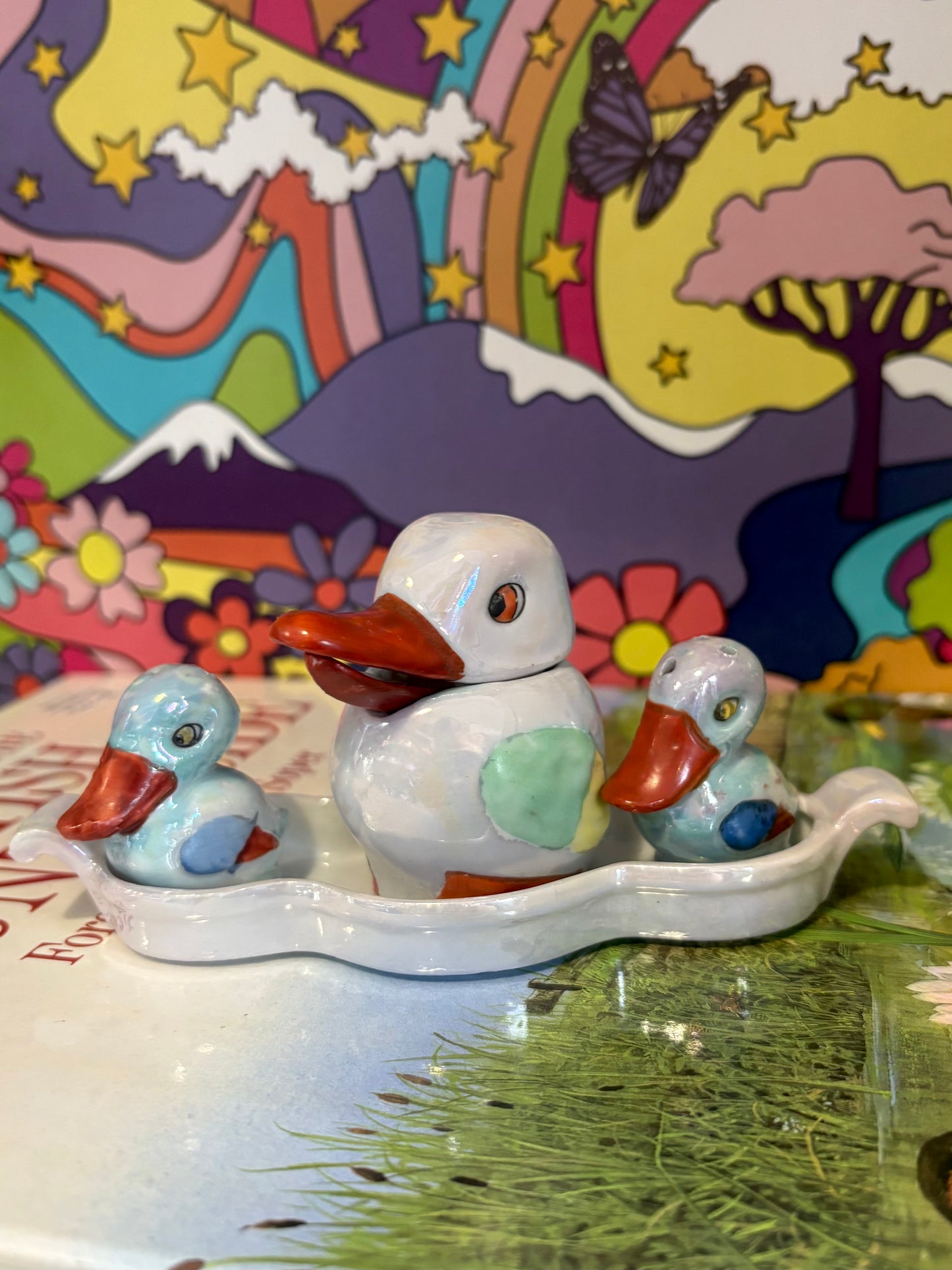 Japan Lustreware Duck Family Shaker Set