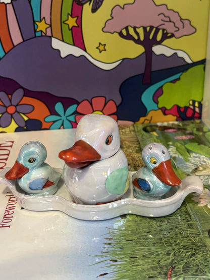 Japan Lustreware Duck Family Shaker Set