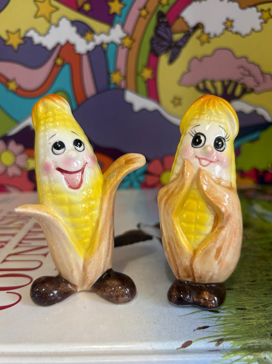 Vintage Giftcraft Corny Couple Salt Shakers