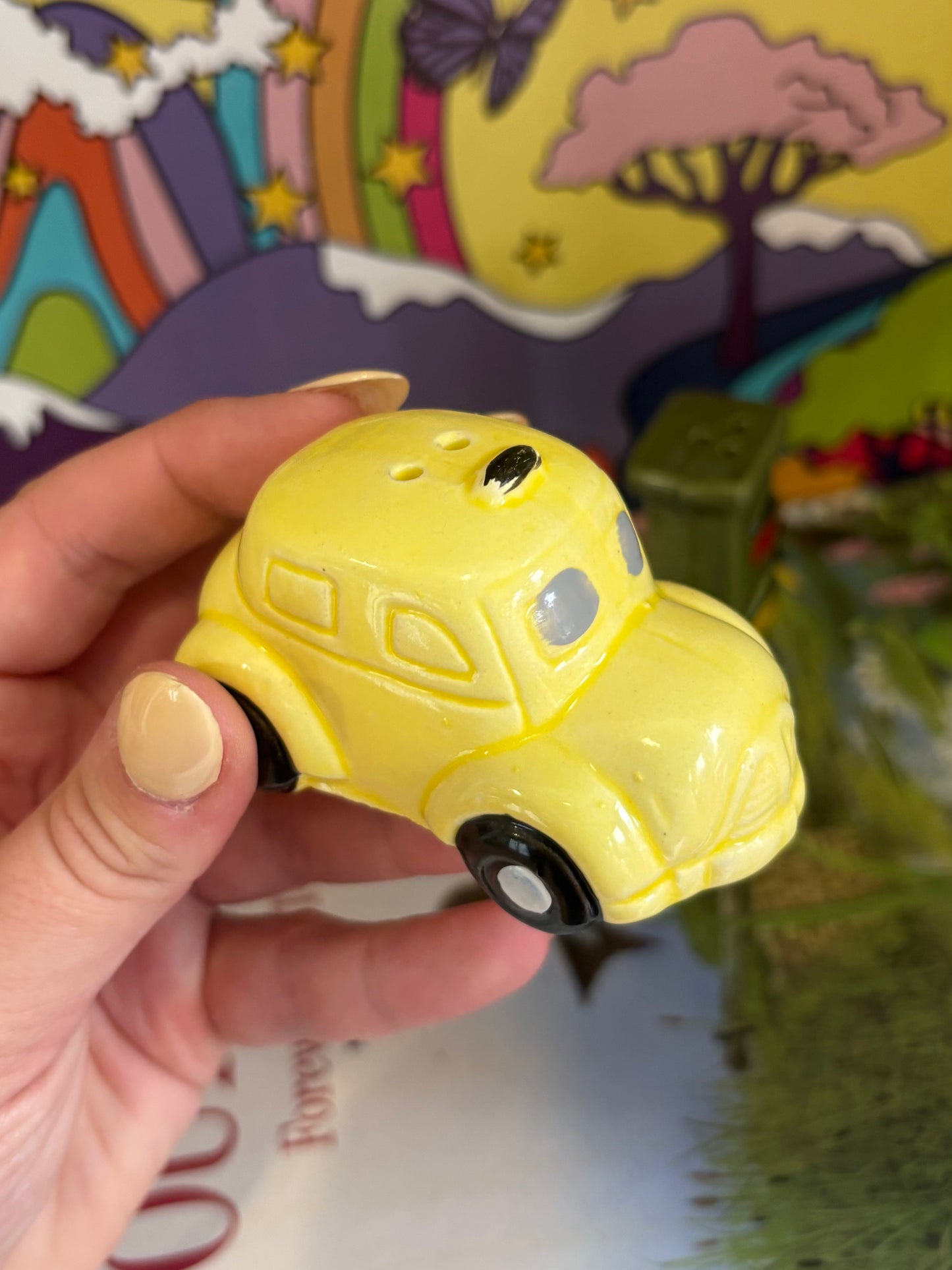 Traffic Light and Taxi Salt Shakers